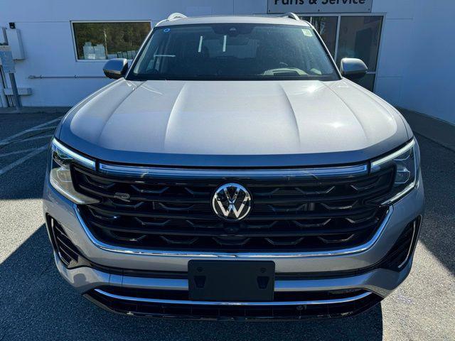 new 2024 Volkswagen Atlas car, priced at $53,645