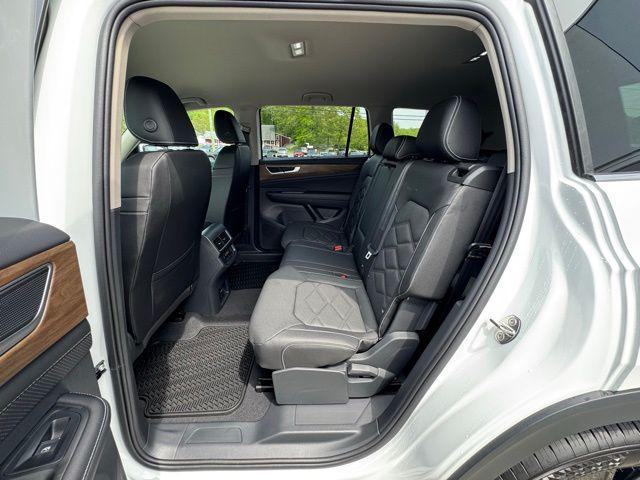 new 2025 Volkswagen Atlas car, priced at $46,095
