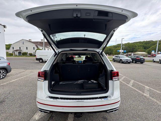 new 2025 Volkswagen Atlas car, priced at $56,459