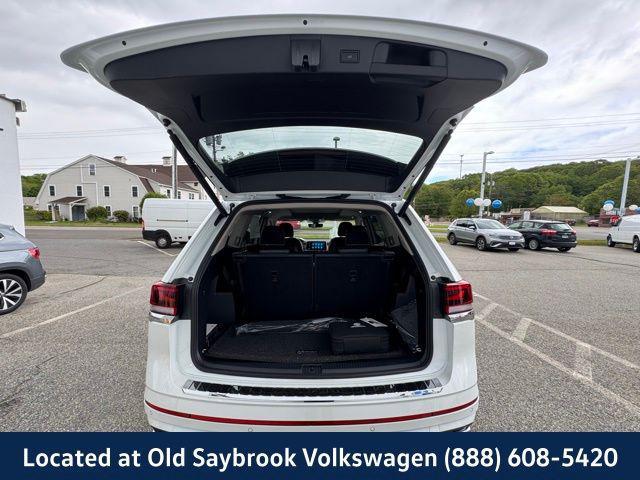 new 2025 Volkswagen Atlas car, priced at $53,959