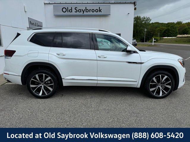 new 2025 Volkswagen Atlas car, priced at $53,959