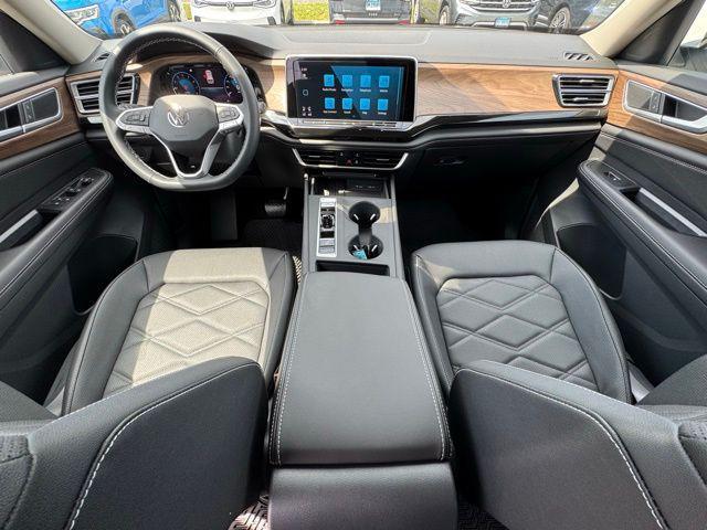 new 2025 Volkswagen Atlas car, priced at $39,208