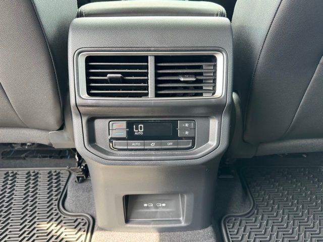 new 2025 Volkswagen Atlas car, priced at $39,208