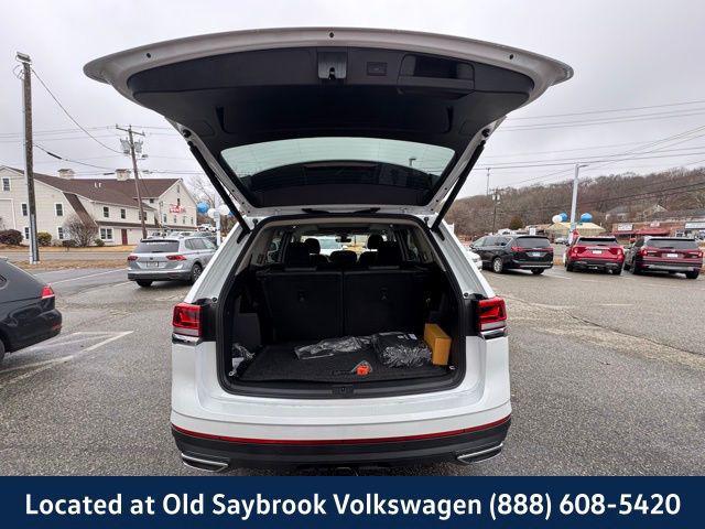 new 2025 Volkswagen Atlas car, priced at $48,086