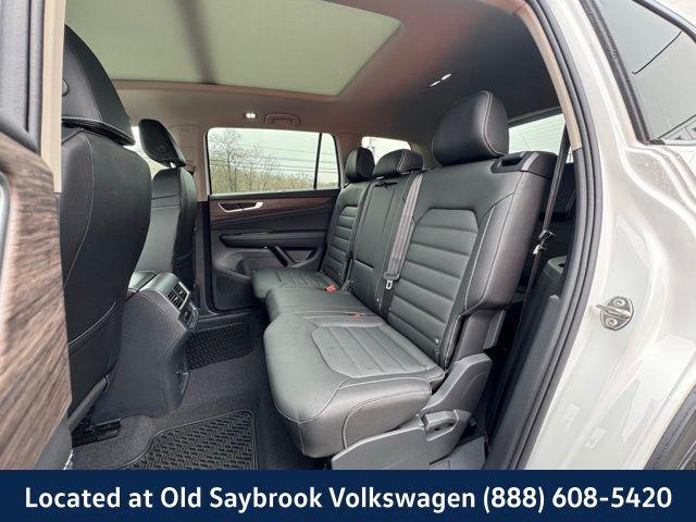 new 2025 Volkswagen Atlas car, priced at $48,086
