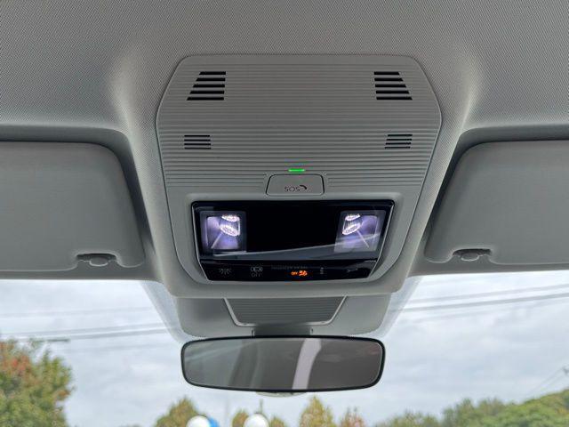 new 2025 Volkswagen Tiguan car, priced at $32,077