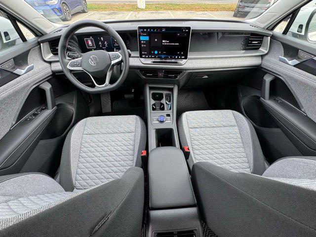 new 2025 Volkswagen Tiguan car, priced at $32,077