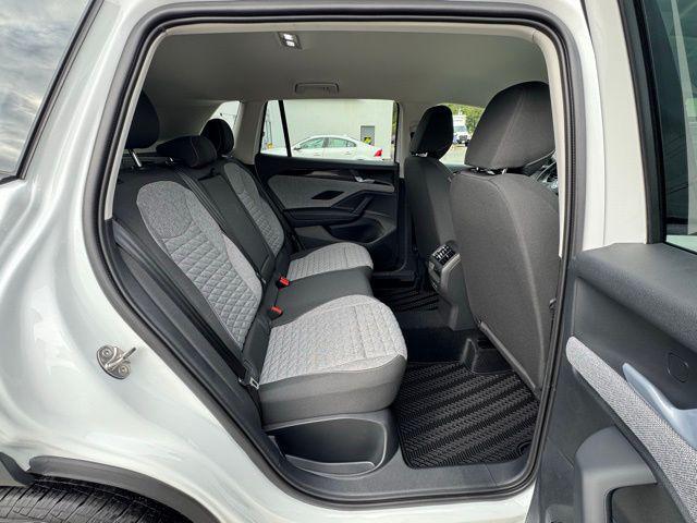 new 2025 Volkswagen Tiguan car, priced at $32,077