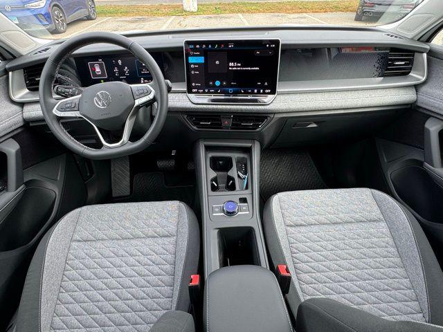 new 2025 Volkswagen Tiguan car, priced at $32,077