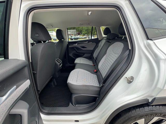 new 2025 Volkswagen Tiguan car, priced at $32,077