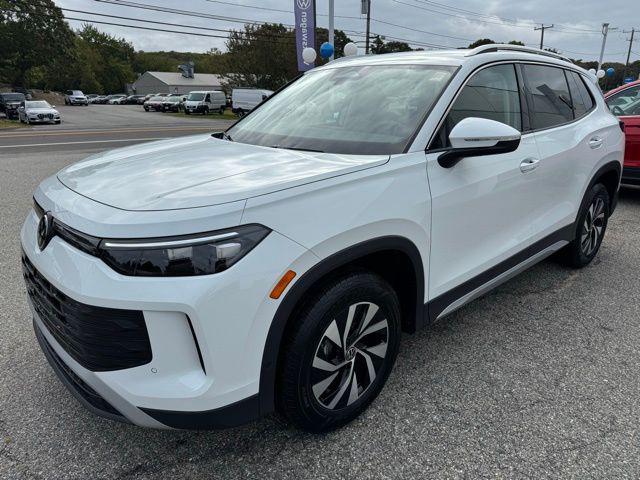 new 2025 Volkswagen Tiguan car, priced at $32,077