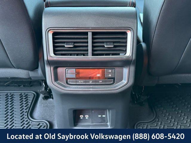 new 2025 Volkswagen Atlas car, priced at $43,720