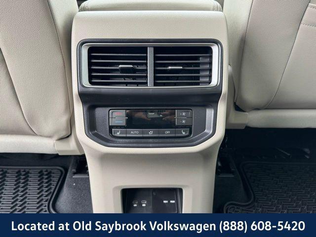 new 2025 Volkswagen Atlas car, priced at $53,504