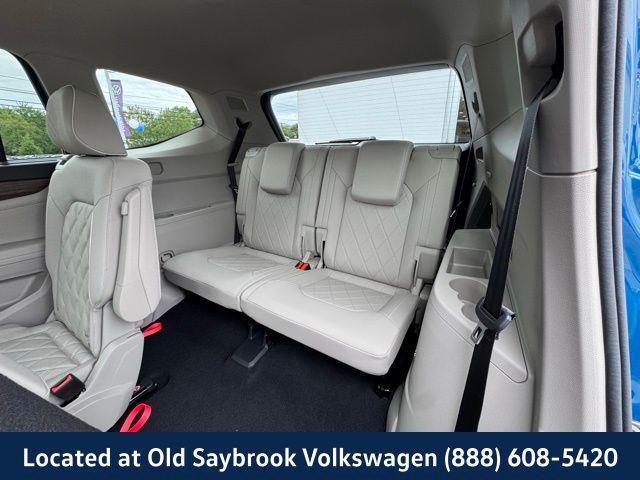 new 2025 Volkswagen Atlas car, priced at $53,504