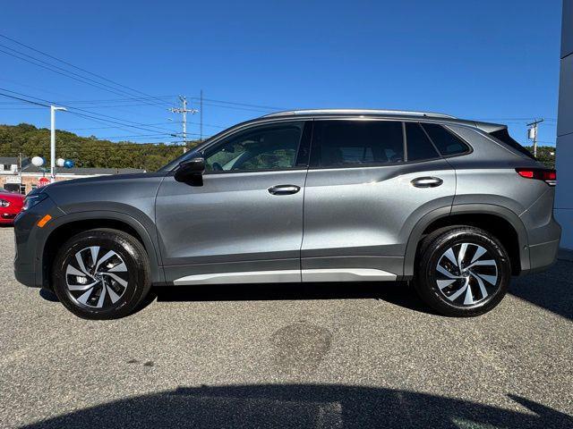 new 2025 Volkswagen Tiguan car, priced at $32,382