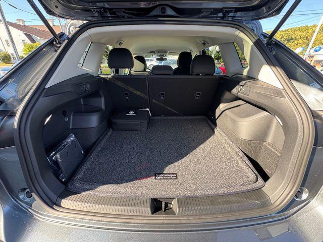 new 2025 Volkswagen Tiguan car, priced at $32,382