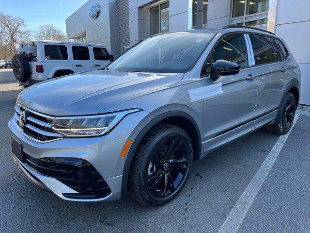 new 2024 Volkswagen Tiguan car, priced at $37,609