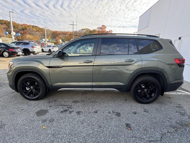 new 2025 Volkswagen Atlas car, priced at $45,823