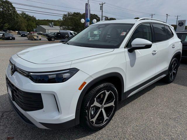 new 2025 Volkswagen Tiguan car, priced at $35,182