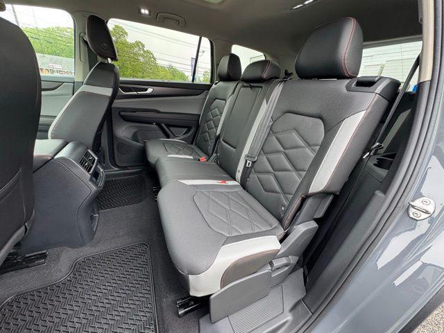new 2025 Volkswagen Atlas car, priced at $49,171
