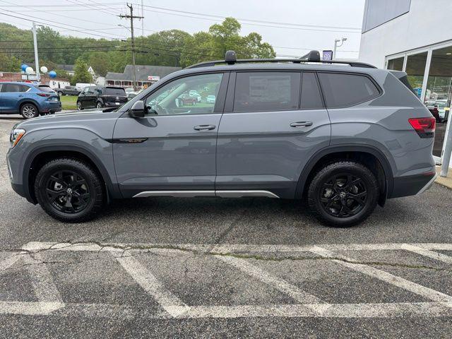 new 2025 Volkswagen Atlas car, priced at $49,171