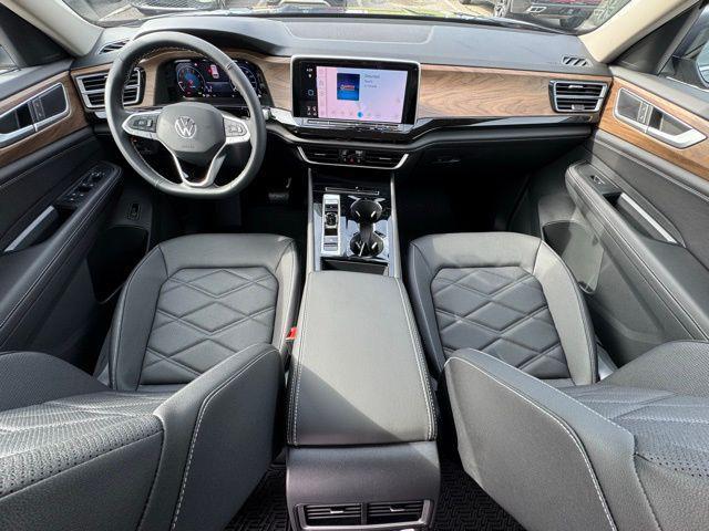 new 2025 Volkswagen Atlas car, priced at $43,695