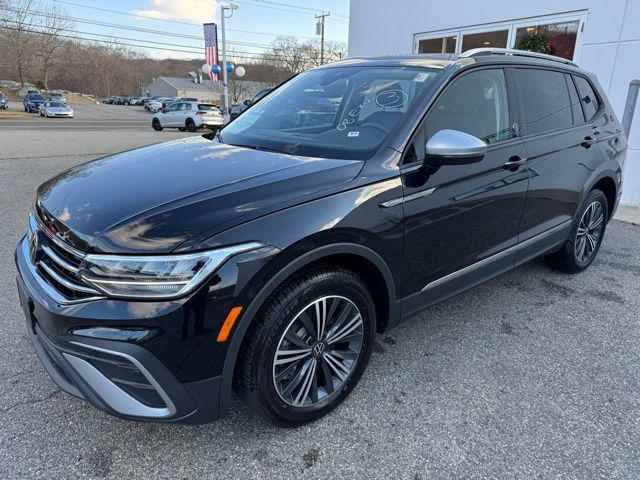 new 2024 Volkswagen Tiguan car, priced at $33,428