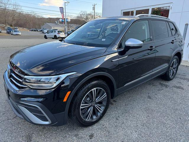 new 2024 Volkswagen Tiguan car, priced at $33,428