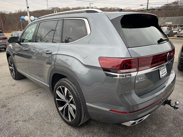 new 2025 Volkswagen Atlas car, priced at $52,238