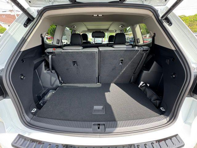 new 2025 Volkswagen Atlas car, priced at $46,700