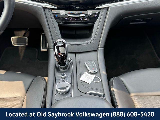 used 2022 Cadillac XT6 car, priced at $38,841
