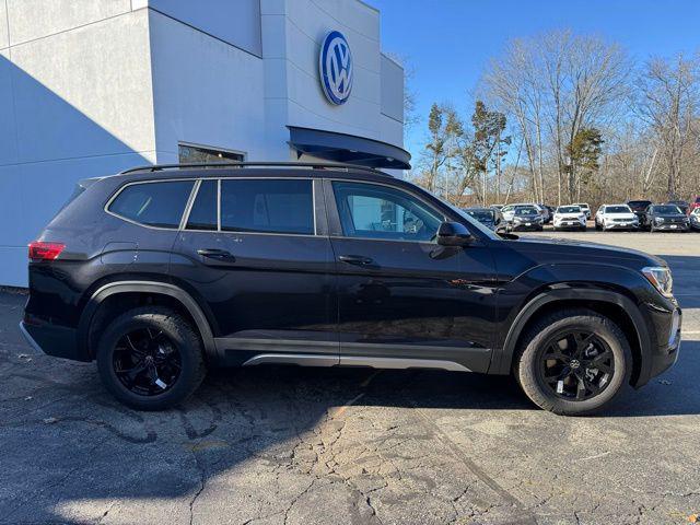 new 2025 Volkswagen Atlas car, priced at $45,445