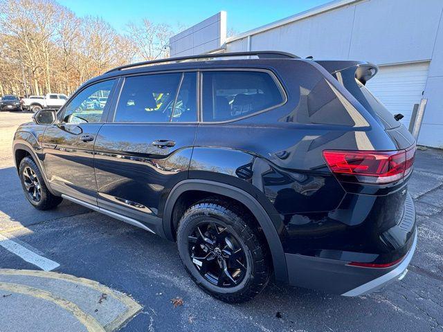 new 2025 Volkswagen Atlas car, priced at $45,445