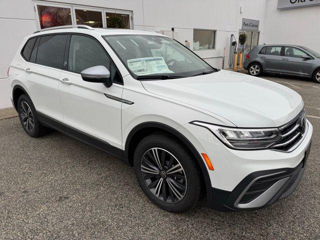 new 2024 Volkswagen Tiguan car, priced at $33,208