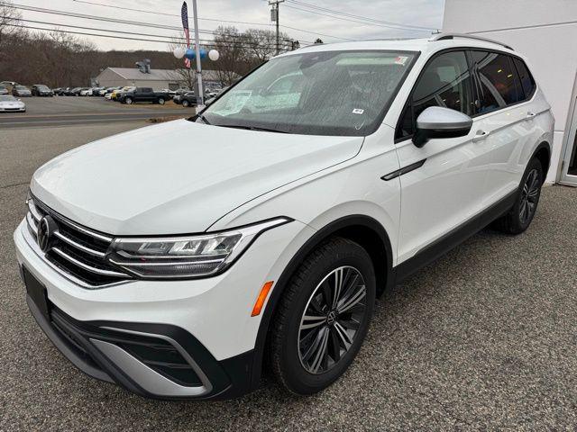 new 2024 Volkswagen Tiguan car, priced at $33,208