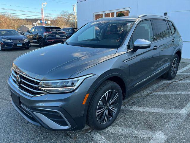 new 2024 Volkswagen Tiguan car, priced at $33,208