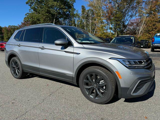 new 2024 Volkswagen Tiguan car, priced at $33,493