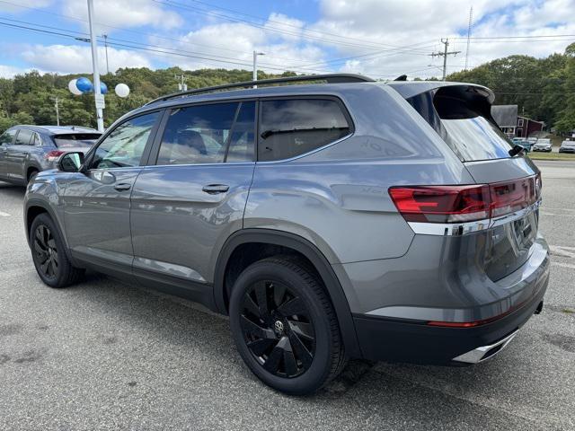 new 2024 Volkswagen Atlas car, priced at $42,395