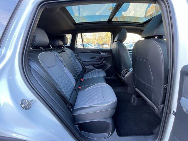 used 2025 Volkswagen Tiguan car, priced at $39,985