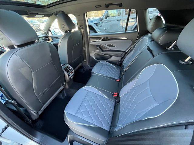 used 2025 Volkswagen Tiguan car, priced at $39,985