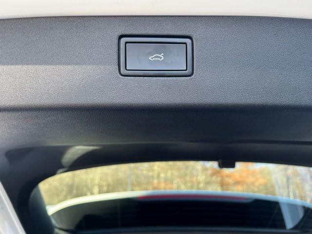 used 2025 Volkswagen Tiguan car, priced at $39,985