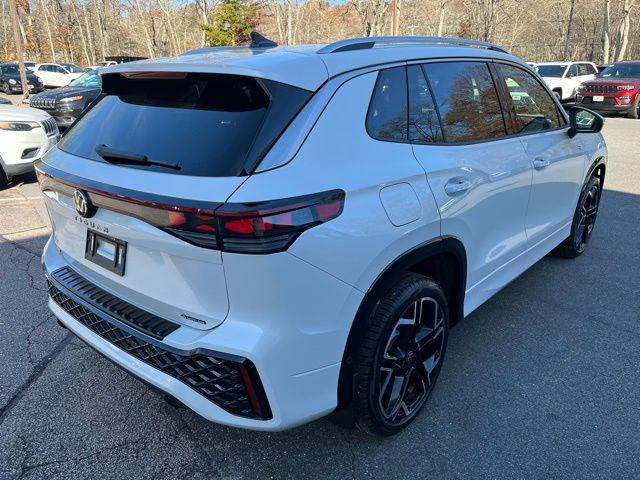 used 2025 Volkswagen Tiguan car, priced at $39,985