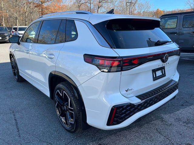 used 2025 Volkswagen Tiguan car, priced at $39,985