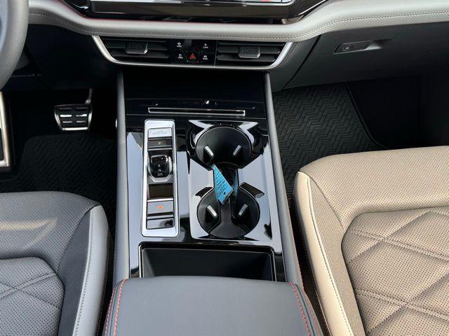new 2025 Volkswagen Atlas car, priced at $49,049