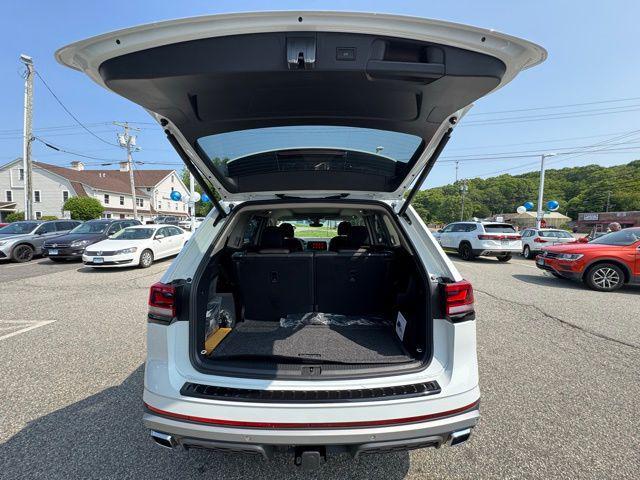 new 2025 Volkswagen Atlas car, priced at $49,049
