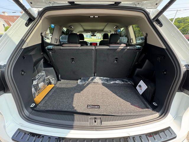 new 2025 Volkswagen Atlas car, priced at $49,049