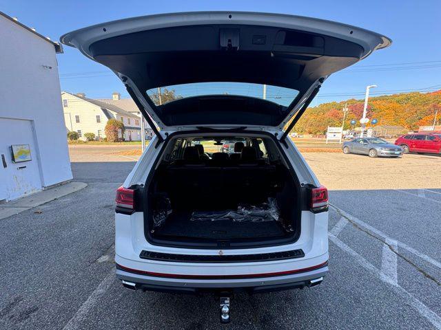 new 2025 Volkswagen Atlas car, priced at $46,135