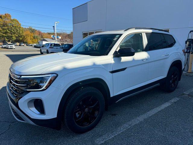 new 2025 Volkswagen Atlas car, priced at $46,135