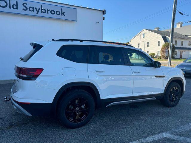 new 2025 Volkswagen Atlas car, priced at $46,135