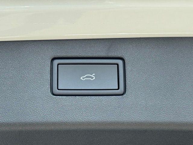 new 2025 Volkswagen Tiguan car, priced at $35,182